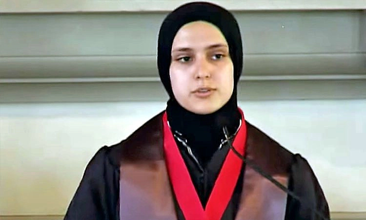 ಯುದ್ಧ ವಿರೋಧಿಸಿ ಟ್ರಂಪ್ ಸರ್ಕಾರದ ಮುಸ್ಲಿಂ ಸ್ತ್ರೀ ರಾಜೀನಾಮೆ