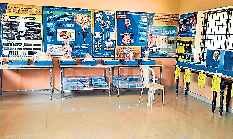 STEM lab and solar power for government school!