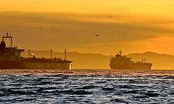 ಹೊರ್ಮುಜ್ ಜಲಸಂಧಿಯಲ್ಲಿ ಅಮೆರಿಕದ ದಿಗ್ಬಂಧನಕ್ಕೆ ಸವಾಲು: ಚೀನಾ ನಂಟು ಹೊಂದಿದ ತೈಲ ನೌಕೆ ಸಂಚಾರ