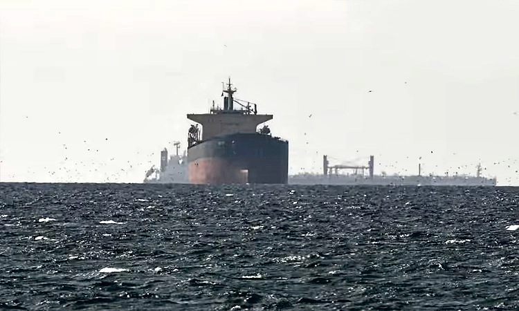 ಇರಾನ್‌ಗೆ ಅಮೆರಿಕದ 'ನೌಕಾ ದಿಗ್ಬಂಧನ': ಪ್ರತಿದಿನ 435 ಮಿಲಿಯನ್ ಡಾಲರ್ ನಷ್ಟದ ಭೀತಿ!