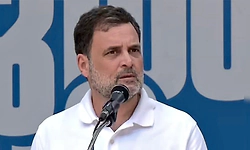 ದೇಶದ ಸಂವಿಧಾನವನ್ನು ಬಿಜೆಪಿ - ಆರ್‌ಎಸ್‌ಎಸ್‌ ನಾಶಪಡಿಸುತ್ತಿವೆ: ರಾಹುಲ್ ಗಾಂಧಿ