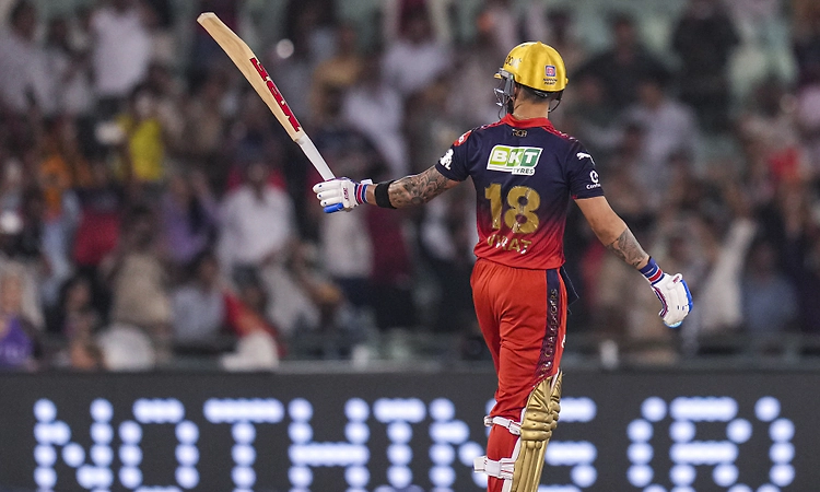 Kohli’s record-extending unbeaten ton powers RCB to 6-wicket win over KKR and top of points table