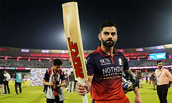 IPL:ವಿರಾಟ್‌ ಕೊಹ್ಲಿ ಅಜೇಯ ಶತಕ, ಆರ್‌ಸಿಬಿ ನಂ. 1