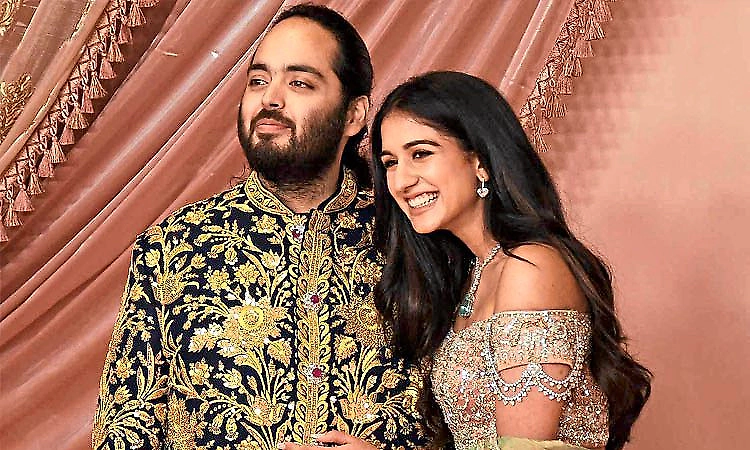 Will Anant Ambani and wife visit Kolluru today?