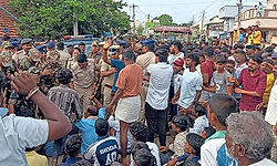 Yelandur: ಅಂಬೇಡ್ಕರ್ ಚಿತ್ರಕ್ಕೆ ಅಪಮಾನ, ವ್ಯಕ್ತಿಯನ್ನು ಕಂಬಕ್ಕೆ ಕಟ್ಟಿ ಹಾಕಿದ ಗ್ರಾಮಸ್ಥರು