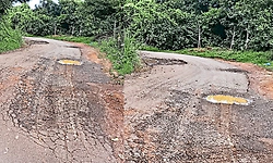 Kaikamba: ಅಭಿವೃದ್ಧಿ ನಿರೀಕ್ಷೆಯಲ್ಲಿ ಕೈಕಂಬ-ಅದ್ಯಪಾಡಿ ರಸ್ತೆ
