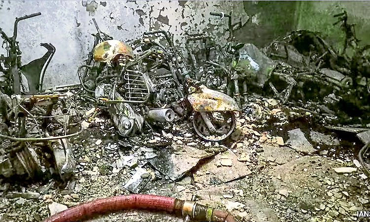 South Delhi: ಮೂವರನ್ನು ಬಲಿ ಪಡೆದ ಅಗ್ನಿ ಅವಘಡ ಆಕಸ್ಮಿಕ ಘಟನೆಯಲ್ಲ, ಅದೊಂದು ಪಿತೂರಿ!