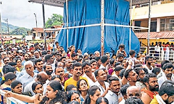 ಕುಕ್ಕೆ  ಸುಬ್ರಹ್ಮಣ್ಯದಲ್ಲಿ  ಜನಸಾಗರ : 50 ಸಾವಿರಕ್ಕೂ ಅಧಿಕ ಭಕ್ತರು