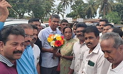 ಬೇಳೂರುಗೆ ಸಚಿವ ಸ್ಥಾನ ನೀಡುವಂತೆ ಒತ್ತಾಯಿಸಿ ಸತೀಶ್ ಜಾರಕಿಹೊಳಿಗೆ ಮನವಿ ಮಾಡಿದ ಕಾರ್ಯಕರ್ತರು