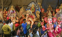 Devotees throng temples in Bengaluru on Gauri-Ganesh festival