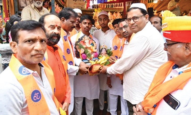 ದೊಡ್ಡ ಮಾವಳ್ಳಿಯಲ್ಲಿ ಹಿಂದೂ-ಮುಸ್ಲಿಮರಿಂದ ಗಣಪತಿ ಪ್ರತಿಷ್ಠಾಪನಾ ಉತ್ಸವಕ್ಕೆ ಚಾಲನೆ