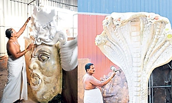 ಸಿದ್ಧಗೊಳ್ಳುತ್ತಿವೆ, ಆಕರ್ಷಕ ಟ್ಯಾಬ್ಲೋಗಳು