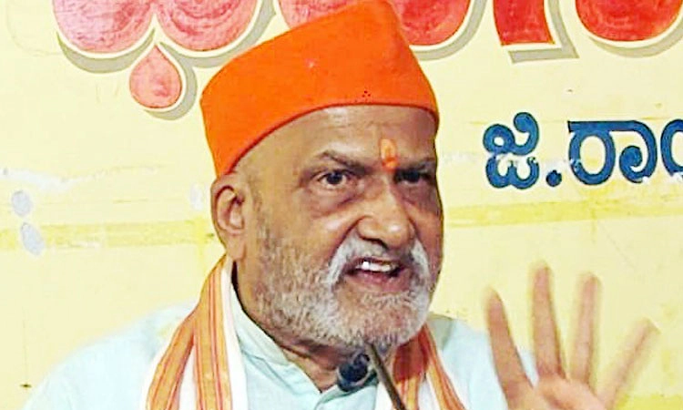 ಹಿಂದೂ ವಿರೋಧಿ ನೀತಿ ಅನುಸರಿಸುವ ಶಿಕ್ಷಣ ಸಂಸ್ಥೆಗಳ ವಿರುದ್ಧ ಹೋರಾಟ: ಪ್ರಮೋದ್ ಮುತಾಲಿಕ್