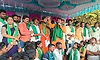 ಹಿರೇಬಾಗೇವಾಡಿಯಲ್ಲಿ ಹೆದ್ದಾರಿ ಬಂದ್: ಕಬ್ಬು ಬೆಳೆಗಾರರ ತೀವ್ರ ಹೋರಾಟ