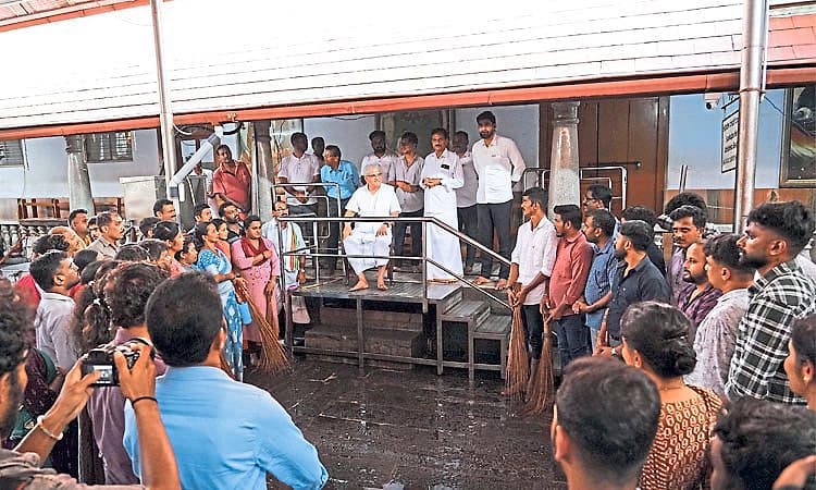 ಧರ್ಮಸ್ಥಳ ಗ್ರಾಮಾಭಿವೃದ್ಧಿ ಯೋಜನೆ: ರಾಜ್ಯದ 14,049 ಶ್ರದ್ಧಾ ಕೇಂದ್ರಗಳ ಸ್ವಚ್ಛತೆ