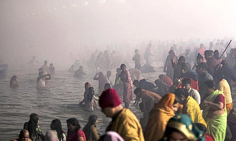 Prayagraj; ಮಾಘ ಮೇಳ: ತ್ರಿವೇಣಿ ಸಂಗಮದಲ್ಲಿ 36 ಲಕ್ಷಕ್ಕೂ ಅಧಿಕ ಭಕ್ತರಿಂದ ಪವಿತ್ರ ಸ್ನಾನ