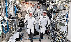 ಅನಾರೋಗ್ಯ: ಬಾಹ್ಯಾಕಾಶದಿಂದ ಮೊದಲ ಬಾರಿ ಗಗನಯಾತ್ರಿ ಶಿಫ್ಟ್