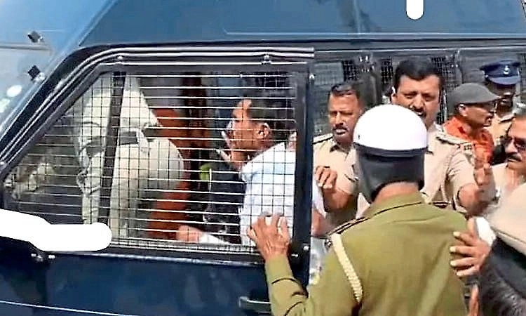 Over 30 detained for attempting Shivaratri puja inside Bahmani Fort in Kalaburagi