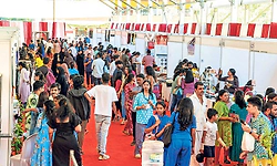 ನಮ್ಮ ಸಂತೆಯಲ್ಲಿ ಜನವೋ ಜನ!