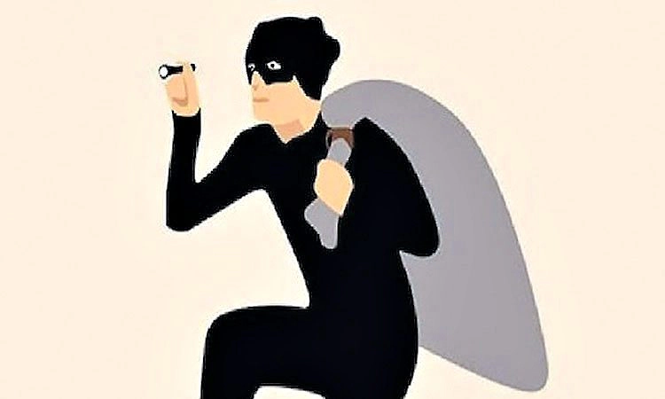 Kumble: ಮನೆಯಿಂದ ಚಿನ್ನಾಭರಣ, ನಗದು ಕಳವು