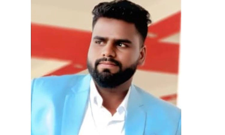 Car driver dies after crashing into tipper lorry near Gundlupete