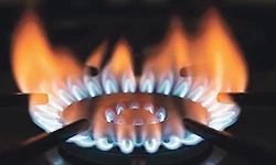 ಹಳೆ ಸರಕುಗಳಿಗೆ  ಬೆಲೆ ತಂದ ಗ್ಯಾಸ್‌ ಕೊರತೆ: ಸೀಮೆಎಣ್ಣೆ  ಸ್ಟವ್‌ಗಳಿಗೆ ಭಾರೀ ಬೇಡಿಕೆ