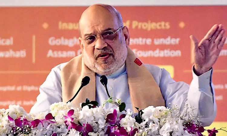 ಸಂಸತ್‌ನ ಮೆಟ್ಟಿಲುಗಳ ಮೇಲೆ ಚಾಯ್ ಕುಡಿದ ರಾಹುಲ್ ಗಾಂಧಿ ವಿರುದ್ಧ ಅಮಿತ್ ಶಾ ಗರಂ