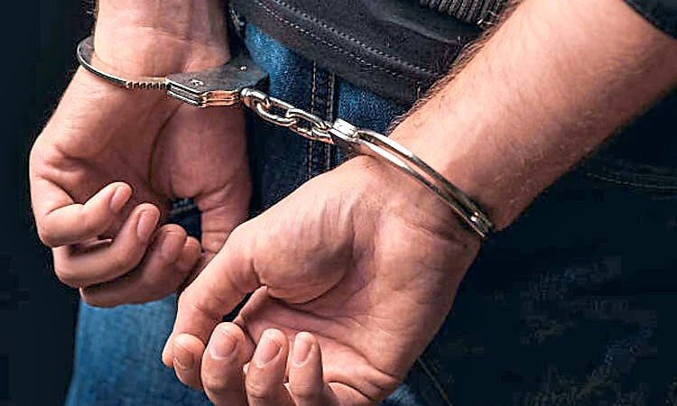 ಚೂರಿ ಇರಿತ ಪ್ರಕರಣ: ಇಬ್ಬರ ಬಂಧನ  