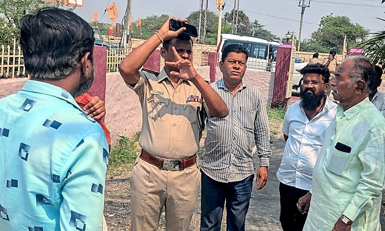 ವಾಡಿ: ಮನೆ ಬೀಗ ಮುರಿದು ಲಕ್ಷಾಂತರ  ಮೌಲ್ಯದ ಚಿನ್ನಾಭರಣ ಲೂಟಿ: ಸಾರ್ವಜನಿಕರಲ್ಲಿ ಆತಂಕ