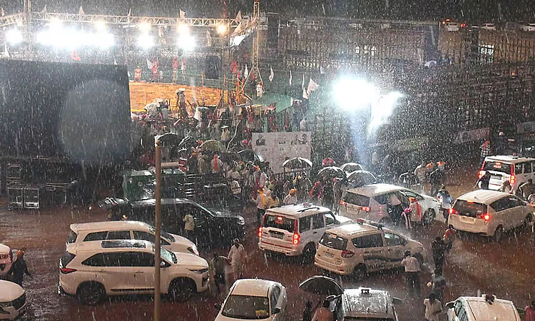 ಧಾರವಾಡ ಸಹಿತ ರಾಜ್ಯದ ವಿವಿಧೆಡೆ ಬಿಸಿಲ ಬೇಗೆಗೆ ತಂಪೆರೆದ ಮಳೆ