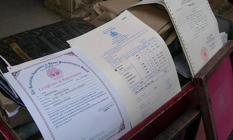 ನಕಲಿ ದಾಖಲೆ ಸಲ್ಲಿಸಿದ 20 ಅತಿಥಿ ಉಪನ್ಯಾಸಕರು ಪತ್ತೆ