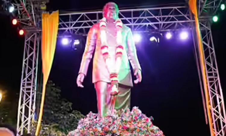 ನಶೆಯಲ್ಲಿ ಮಾಜಿ ಸಿಎಂ ಗುಂಡೂರಾವ್‌ ಪ್ರತಿಮೆ ಧಂಸ್ವಕ್ಕೆ ಯತ್ನ: ಆರೋಪಿ ಸೆರೆ