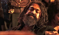 'ಟಾಕ್ಸಿಕ್' ಕೇವಲ ಗ್ಯಾಂಗ್‌ಸ್ಟರ್ ಸಿನಿಮಾ ಅಲ್ಲ.. ಸಿನ್ಮಾದ ಬಗ್ಗೆ ಯಶ್‌ ಹೇಳಿದ್ದೇನು?  