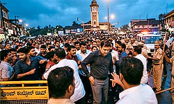 Mangaluru: ನೂಕುನುಗ್ಗಲಿನಲ್ಲಿ ಐಫೋನ್ ಕಳವು