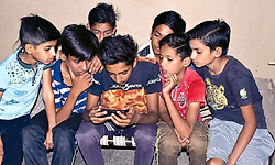 ಮೊಬೈಲ್‌ ಮುಕ್ತ ಬಾಲ್ಯ.!