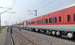 Train halts near Gadag after engine develops technical snag