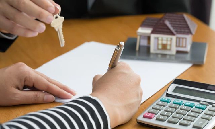 Home loan balance transfer: When to switch lenders and how to save more on interest