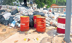 ಸುಬ್ರಹ್ಮಣ್ಯ ರೈಲು ನಿಲ್ದಾಣದ ಸುತ್ತಮುತ್ತ ಕಸದ ರಾಶಿ!