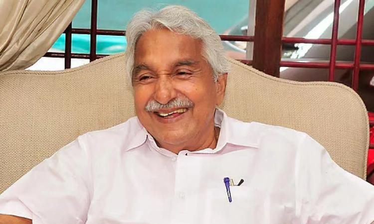Kerala HC removes Oommen Chandy's former personal staff from list of accused in solar scam