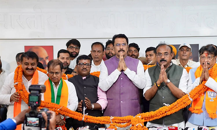 ಬಂಕೀಪುರ ಉಪಚುನಾವಣೆಗೂ ಮುನ್ನ ಜನ ಸುರಾಜ್‌ನ ಹಲವು ನಾಯಕರು ಬಿಜೆಪಿ ಸೇರ್ಪಡೆ