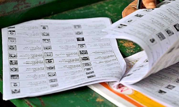 ಎಸ್‌ಐಆರ್‌: 13 ಜಿಲ್ಲೇಲಿ ಶೇ.100 ಅರ್ಜಿ ಹಂಚಿಕೆ: 17 ಜಿಲ್ಲೇಲಿ 90% ಪ್ರಗತಿ