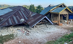 20 killed after 7.7-magnitude earthquake strikes Indonesia; tsunami warning lifted