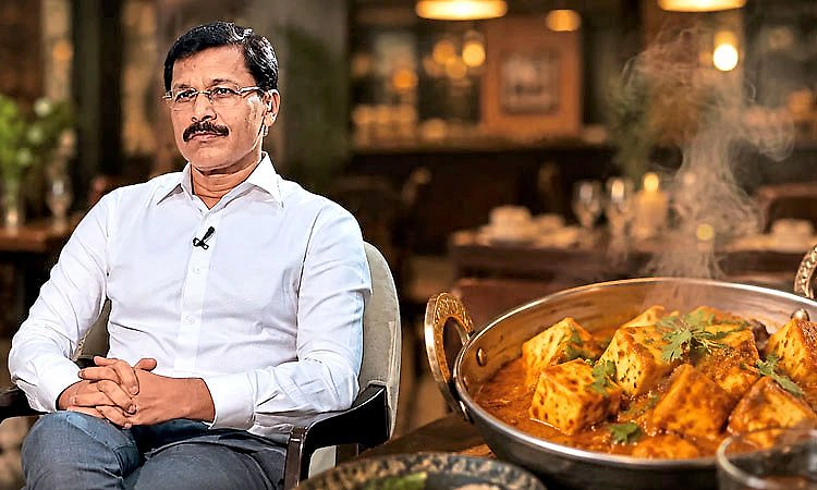ಸ್ನೇಹಿತರೊಂದಿಗೆ ಊಟಕ್ಕೆ ಹೋಗಿದ್ದ ತುಕಾರಾಮ್ ಮುಂಢೆಯವರಿಗೆ ನೀಡಿದ್ದು ನಕಲಿ ಪನ್ನೀರ್!