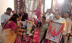 ಮೈಸೂರಲ್ಲಿ ಮಾಜಿ ಸಿಎಂ ಸಿದ್ದರಾಮಯ್ಯ ಮನೆ ಗೃಹಪ್ರವೇಶ