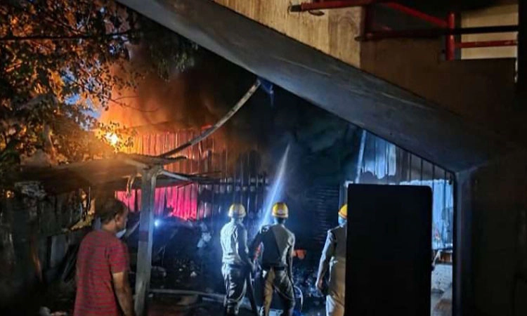 Sulya: ಬಾಳೆಮಕ್ಕಿಯ ಶ್ರೀಹರಿ ಕಾಂಪ್ಲೆಕ್ಸ್‌ನ ಗೋಡೌನ್‌ನಲ್ಲಿ ಬೆಂಕಿ