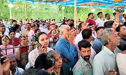 Thousands gather to pay last respects to Shamanur Shivashankarappa