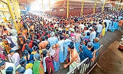 ಸರಣಿ ರಜೆ ಹಿನ್ನೆಲೆ: ಧಾರ್ಮಿಕ ಕ್ಷೇತ್ರಗಳಲ್ಲಿ ಭಕ್ತ ಸಾಗರ