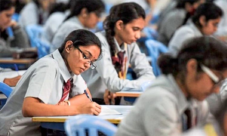 ಎಸ್‌ಎಸ್‌ಎಲ್‌ಸಿಗೆ 8.40 ಲಕ್ಷ ವಿದ್ಯಾರ್ಥಿಗಳು ನೋಂದಣಿ: ಪರೀಕ್ಷೆ ಹೊತ್ತಿಗೆ 40000 ನಾಪತ್ತೆ!