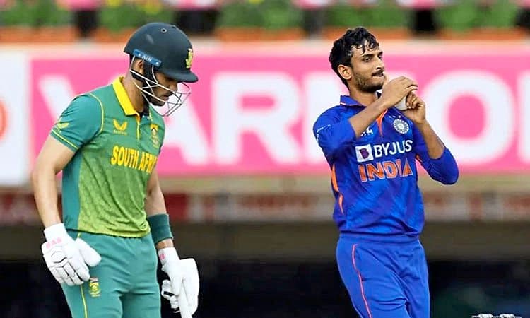 ಅಕ್ಷರ್‌ಗೆ ಅನಾರೋಗ್ಯ: ಶಾಬಾಜ್‌ ಅಹ್ಮದ್‌ ಸೇರ್ಪಡೆ 