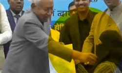 ಮಹಿಳೆಯೊಬ್ಬರ ಹಿಜಾಬ್‌ ಎಳೆದ ಬಿಹಾರ ಸಿಎಂ ನಿತೀಶ್‌: ವಿವಾದ